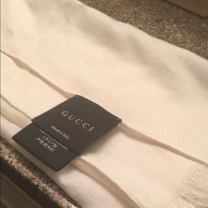 Women’s Gucci Scarf (Authentic)